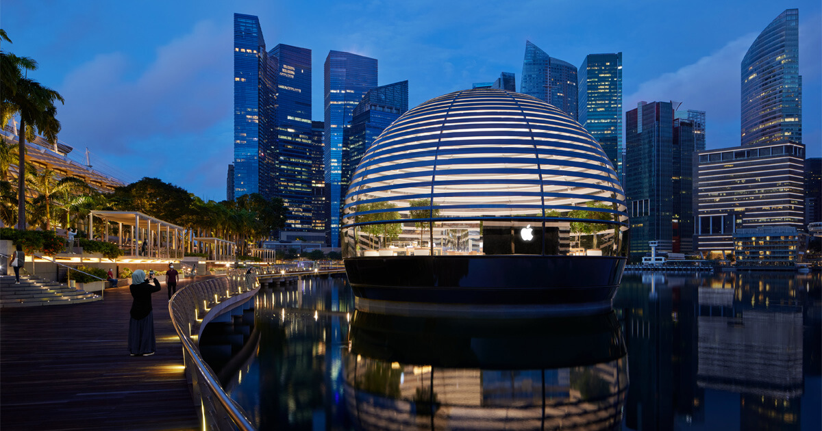 Eye-catching floating Apple Store in Singapore